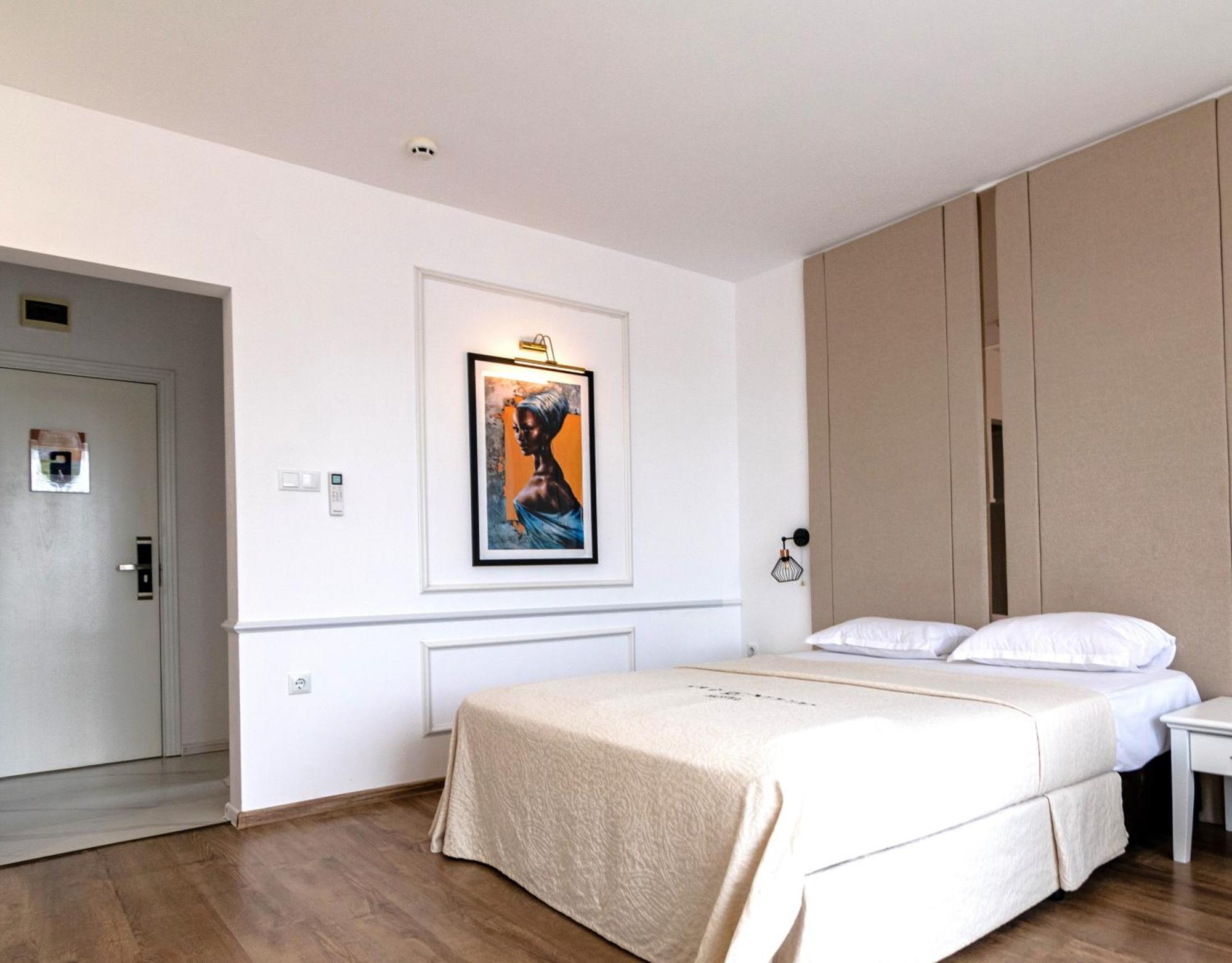 Hotel Avenue Ravda Bagian luar foto